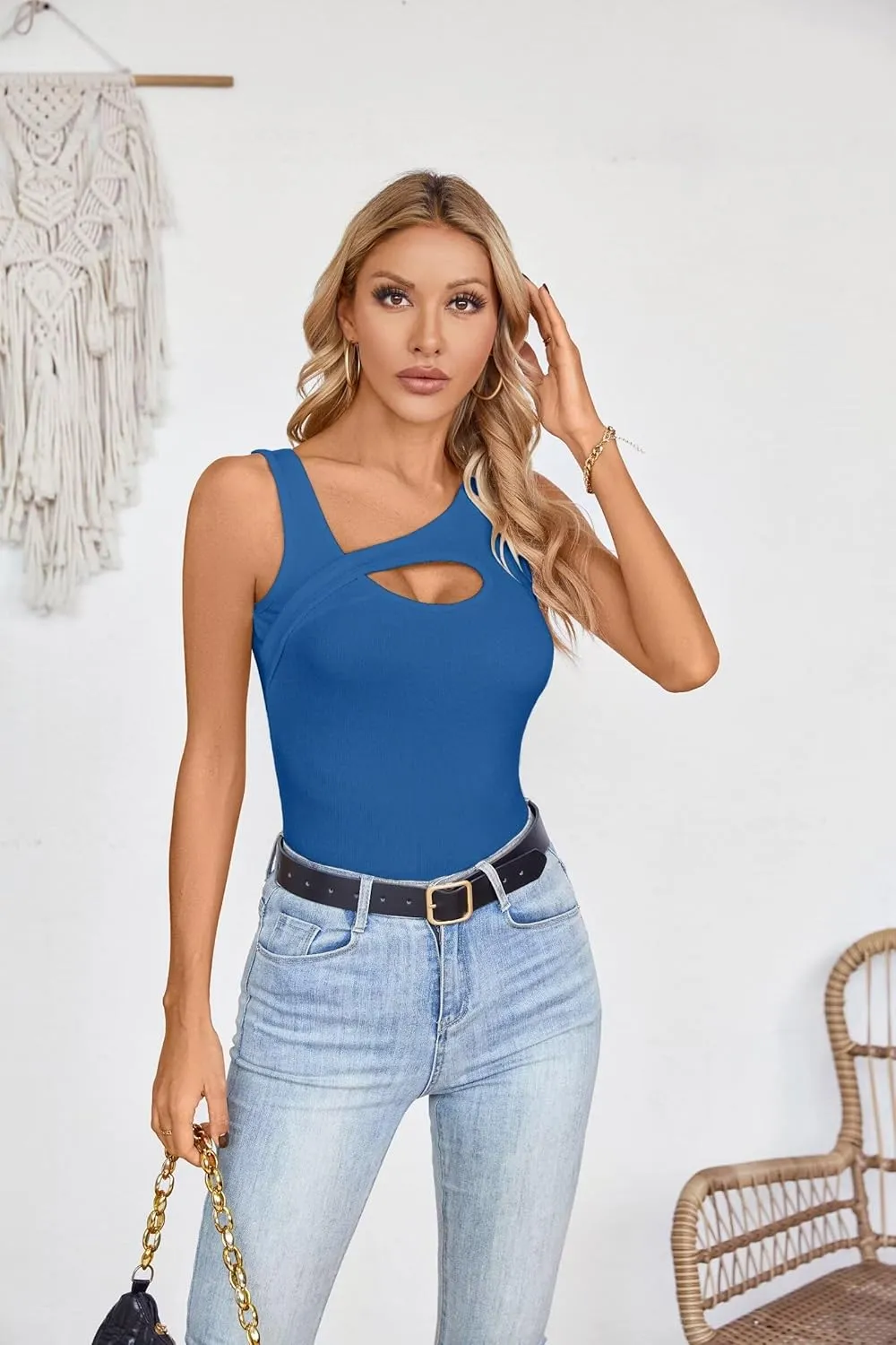 VICHYIE Womens Summer Cutout Tank Tops Sleeveless Shirts Ribbed Tanks Slim Fitted Y2K Sexy Basic Tee Shirt
