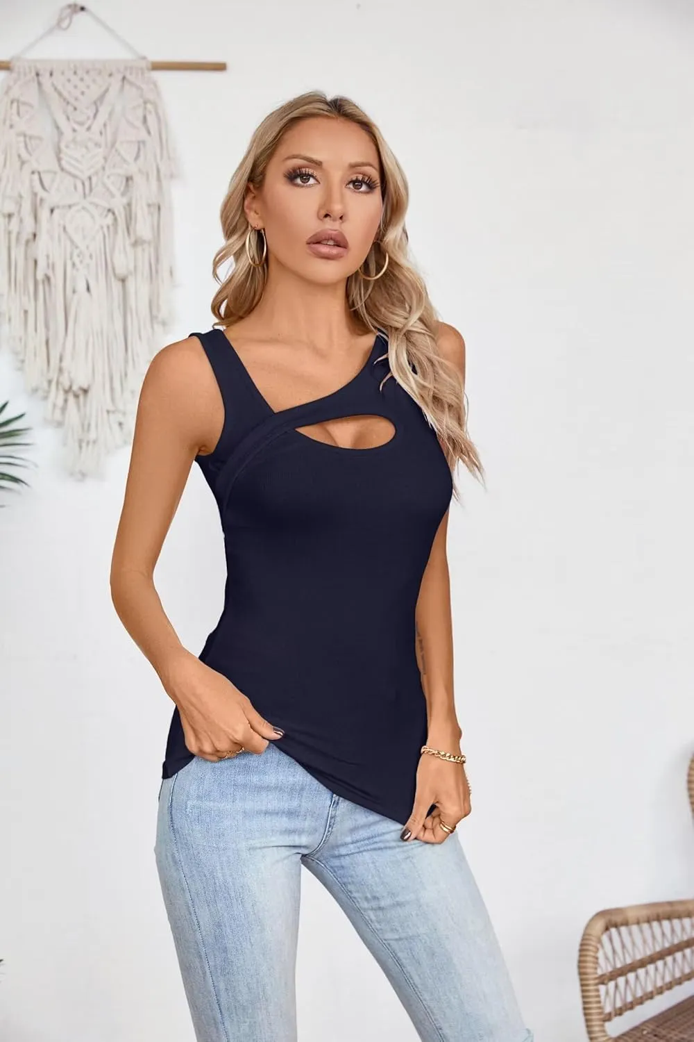 VICHYIE Womens Summer Cutout Tank Tops Sleeveless Shirts Ribbed Tanks Slim Fitted Y2K Sexy Basic Tee Shirt