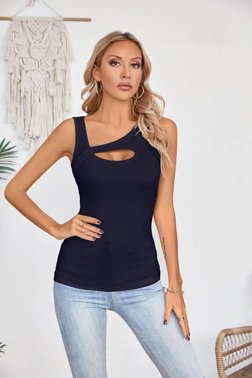 VICHYIE Womens Summer Cutout Tank Tops Sleeveless Shirts Ribbed Tanks Slim Fitted Y2K Sexy Basic Tee Shirt