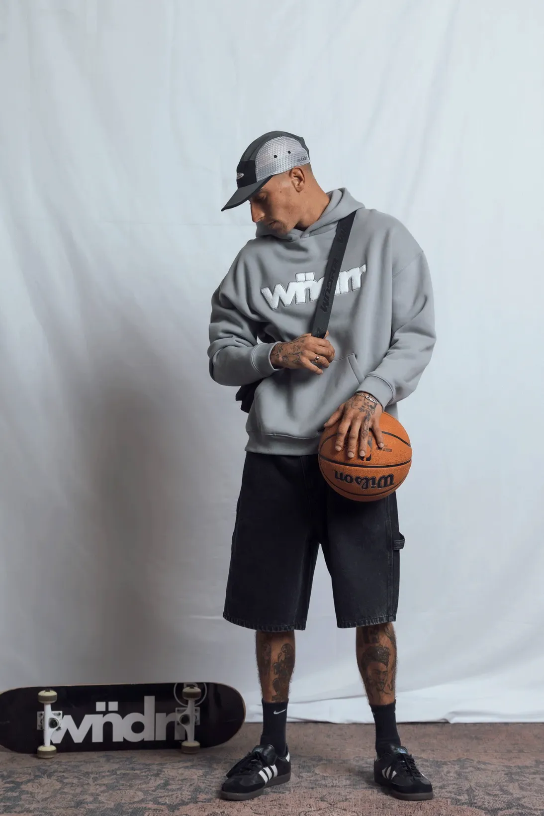 WNDRR TONE HOOD SWEAT - CEMENT GREY