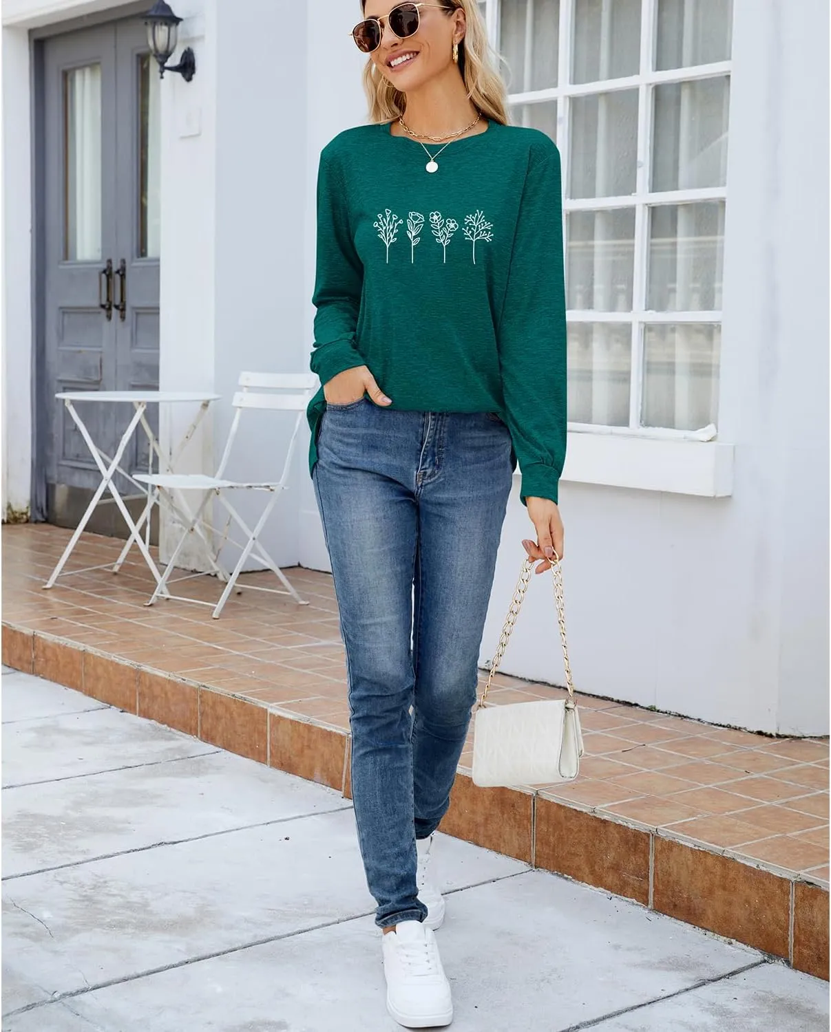 Women's Vintage Floral Printed Long Sleeve Crewneck Graphic T Shirt Side Split Casual Pullover Tunic Tops