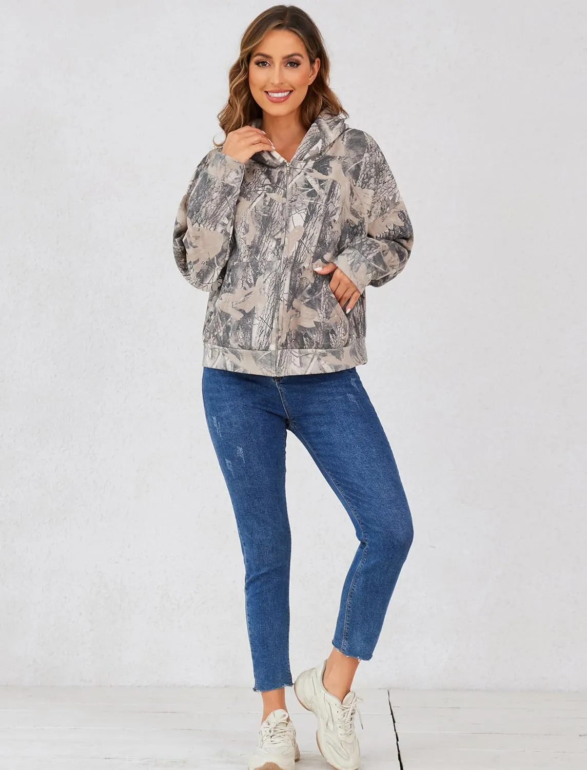 Ythomm Womens Zipper Camo Hoodies Maple Leaf Graphic Zip Up Fleece Hooded Sweatshirts Retro Baggy Fall Drop Shoulder Hoodies