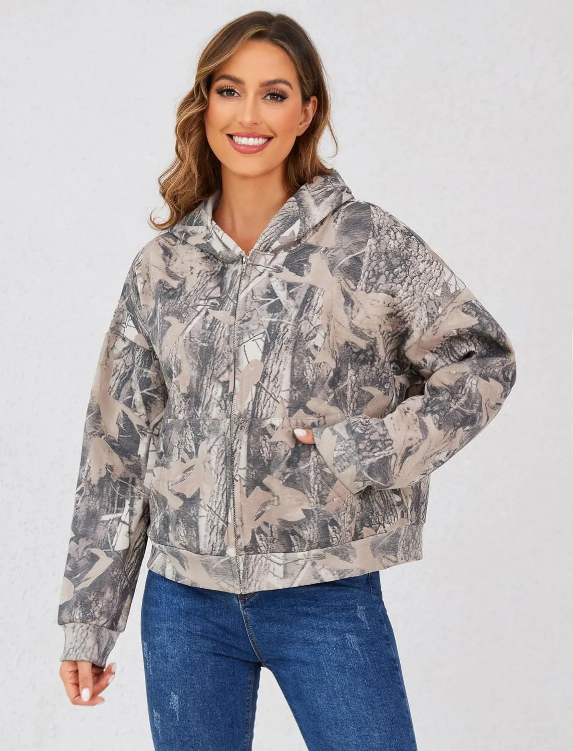 Ythomm Womens Zipper Camo Hoodies Maple Leaf Graphic Zip Up Fleece Hooded Sweatshirts Retro Baggy Fall Drop Shoulder Hoodies